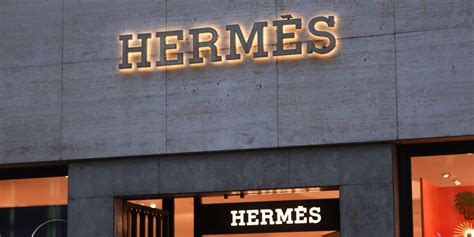 erfgenaam hermes|Kinderloze erfgenaam van Hermès wil zijn voormalige tuinman .